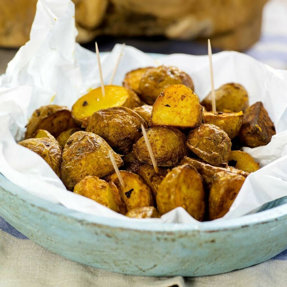Ukesmenyen denne uken har et spansk innslag i form av tapas. Her får du servert et knippe smakfulle tapasretter, valgt ut av Frutimian. (Foto: Frutimian.no) Ukesmeny: 7 middagstips fra Fru timian. Her avbildet: Tapas