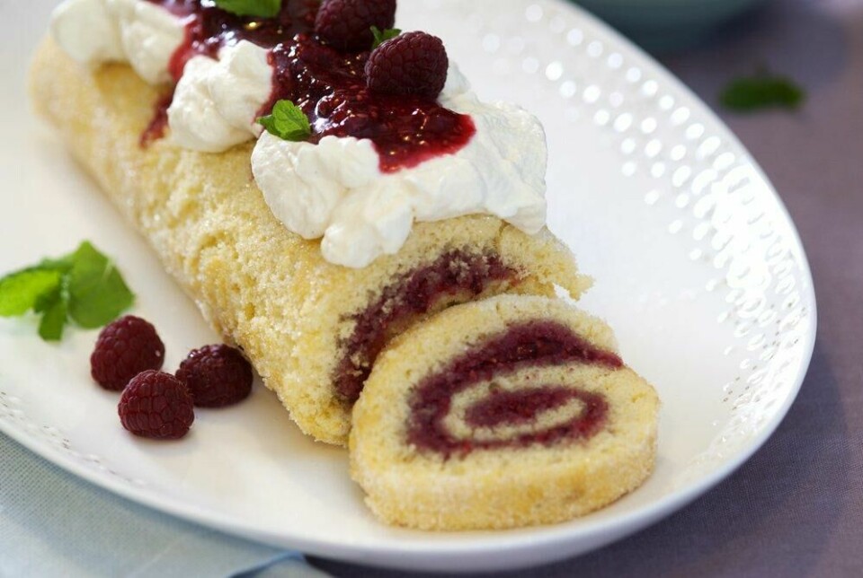Ukesmenyens kake er en lettvint og luftig rullekake med syltetøy. (Foto: Frutimian.no) Ukesmeny: 7 middagstips fra Fru timian. Her avbildet: Rullekake