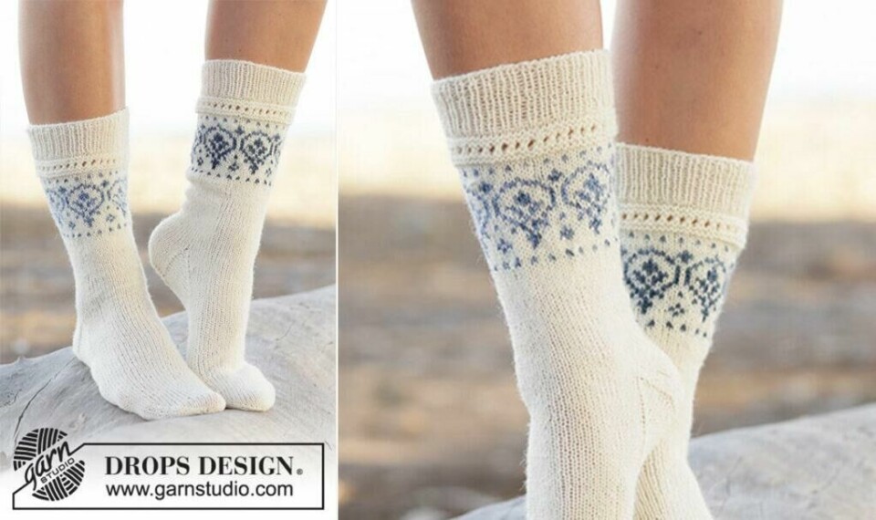 Disse strømpene i en mørkere farge vil se veldig fine ut når de stikker opp over høstbootsene. (Foto: Drops Design) Gratis strikkeoppskrift: To bilder av ullsokkene Nordic Summer Socks.