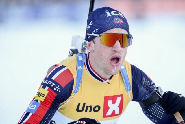 Sjusjøen 20241116. Tarjei Bø under sprinten i skiskyting på Sjusjøen Arena Natrudstilen.Foto: Geir Olsen / NTB