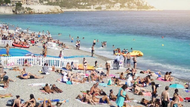 Høye temperaturer og hetebølger preger landene rundt Middelhavet. Her finner du destinasjoner som byr på både vakre strender og behagelige temperaturer, som i tillegg er mindre utsatt for ekstremvarme. (Foto: Colourbox)