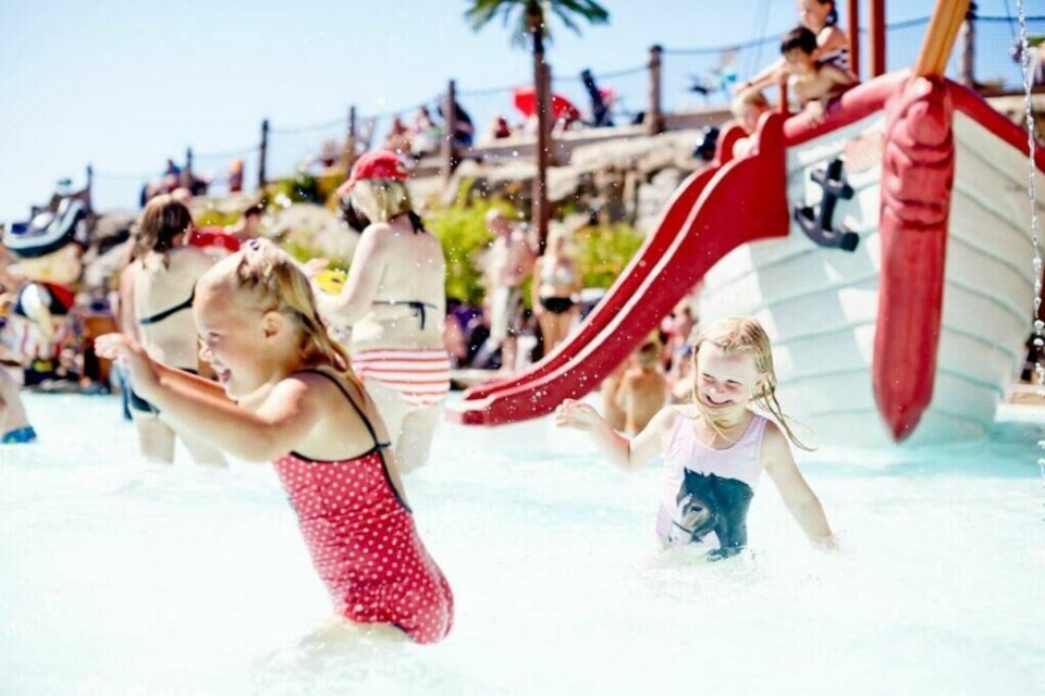 Daftö resort er en familievennlig campingplass som er et deilig sted å tilbringe sommerferien med barn. Den ligger 1 minutts gange fra stranden og fem kilometer fra Strømstad sentrum. (Foto: Booking.com)