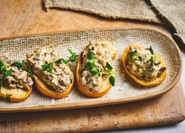 Crostini med trøffelkrem