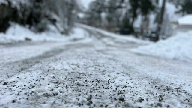 Hvordan sikrer man egentlig mest mulig gangbart underlag til tross for vær som tilsier både is, snø og hålkeføre? Vi spurte eksperten hva de fleste gjør feil, så kan i alle fall du og jeg passe på at du ikke gjør de samme feilene.