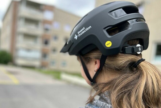 En god sykkelhjelm er noe alle syklister bør ha! Vi har snakket med Trygg Trafikk som forklarer alt fra hvorfor de anbefaler hjelmer med MIPS, til hvilke de har kåret til de beste på markedet i 2024. (Foto: ABC Startsiden)