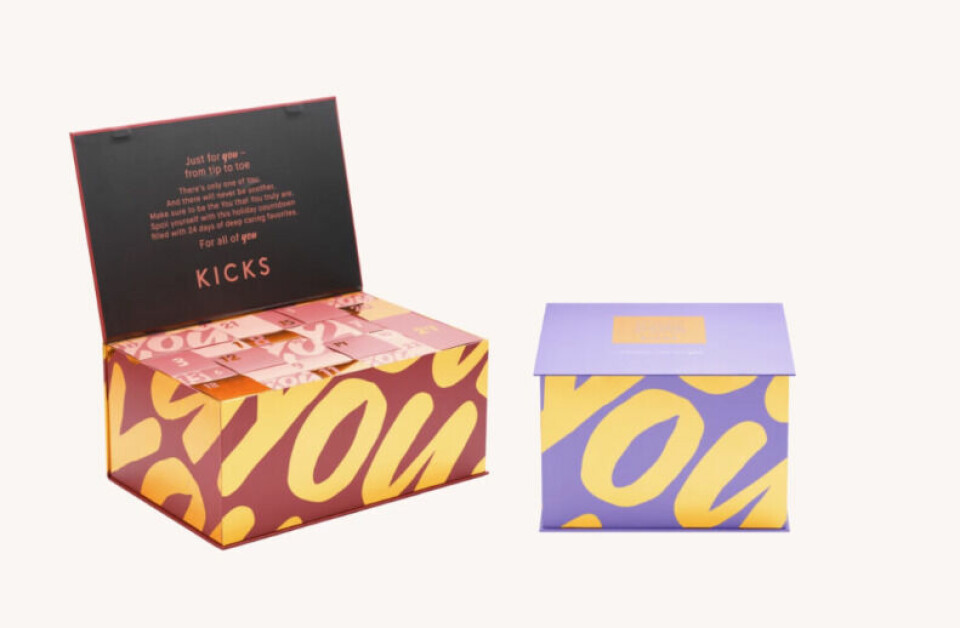 KICKS kommer i år med to luksuriøse julekalendere til dame. En versjon fylt med sminke og en fylt med skjønnhetsprodukter. (Foto: KICKS) KICKS Adventskalenderr, KICKS julekalneder
