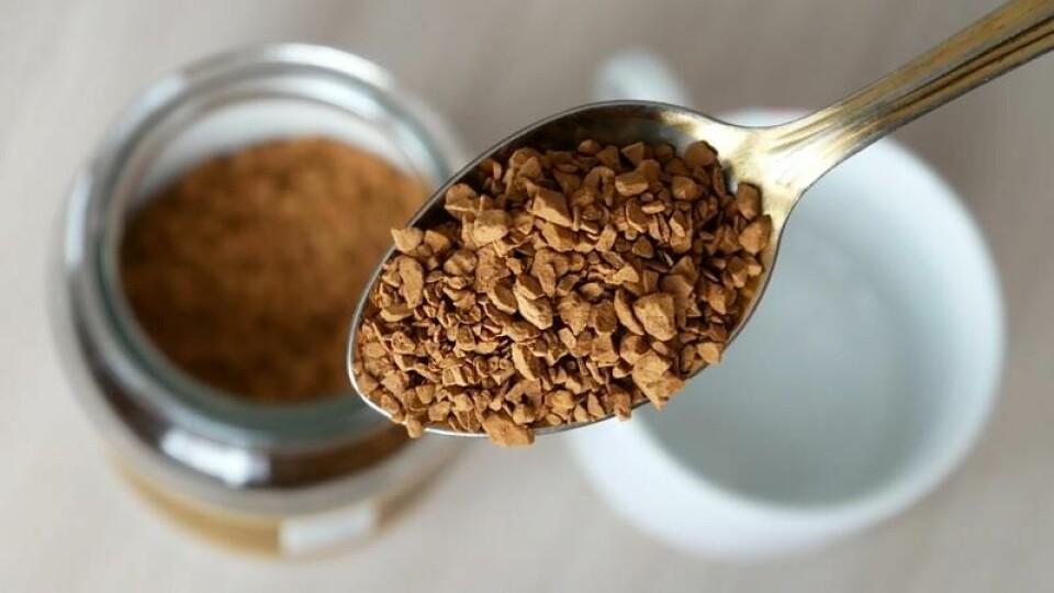 Kaffepulver skal ha dobbelt så høyt nivå av akrylamid sammenlignet med nykvernet kaffe. Likevel skal kaffesorten ha flere antioksidanter enn vanlig kaffe. Kaffepulver skal ha dobbelt så høyt nivå av akrylamid sammenlignet med nykvernet kaffe. Likevel skal kaffesorten ha flere antioksidanter enn vanlig kaffe. Foto: Stockah / Shutterstock / NTB