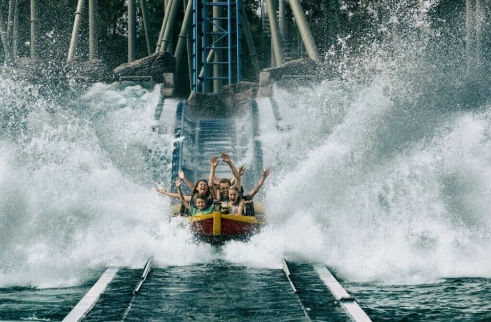 Skatteøyen, i fornøyelsesparken Djurs Sommerland, er Nordeuropas største Water Coaster, eller vann-og-dal-bane som det heter på norsk. (Foto: Djurs sommerland) Bilde av attraksjonen Skatteøyen i fornøyelsesparken Djurs sommerland, som er Nord-Europas største vann-og-dal-bane.