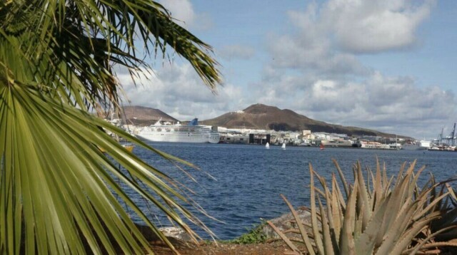 Cruiseskip i havnen i Las Palmas, Gran Canaria. (Foto: Canariajournalen)
